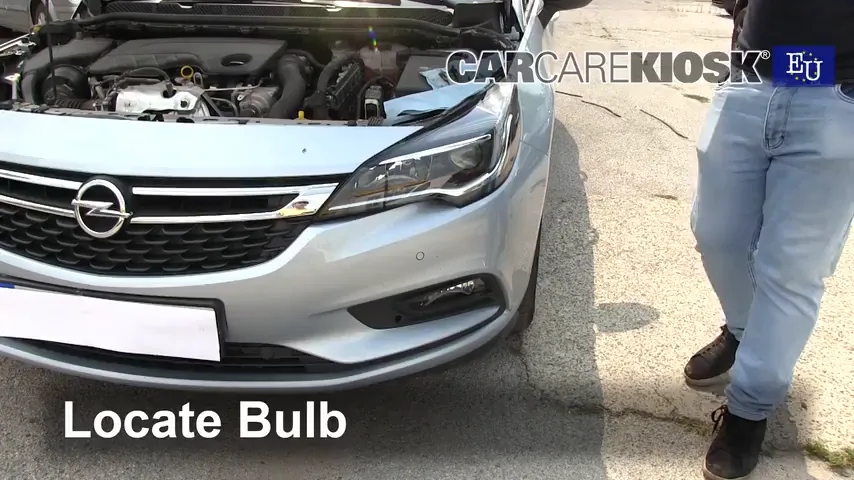 2018 Opel Astra CDTI 1.6L 4 Cyl. Turbo Diesel Lights Headlight (replace bulb)